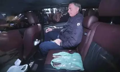 ఆ దేశ మాజీ అధ్యక్షుడి కాలికి ట్రాకింగ్ మెషీన్