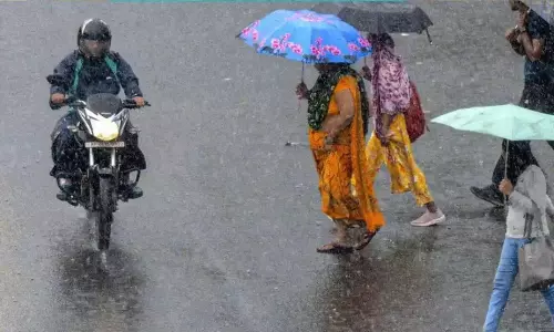 ఏపీలో 2 రోజులు.. తెలంగాణలో 3 రోజులు భారీ వర్షాలు