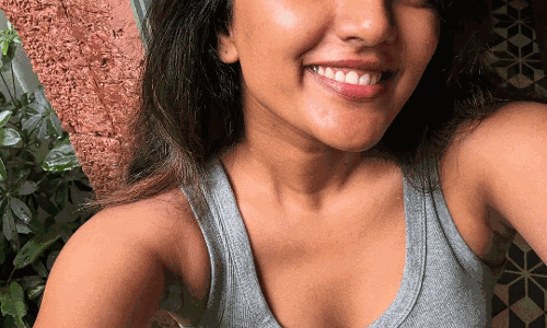 Eesha Rebba Chillin� in Style