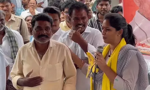 భార్యలు చనిపోయిన భర్తలకు పెన్షన్...  కార్యకర్త కోరికకు ఎమ్మెల్యే షాకింగ్  రిప్లై!