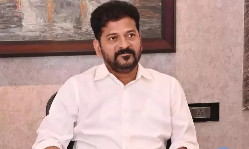 రేవంత్ గులాబీ ముళ్ళనే చూశారు కానీ....!