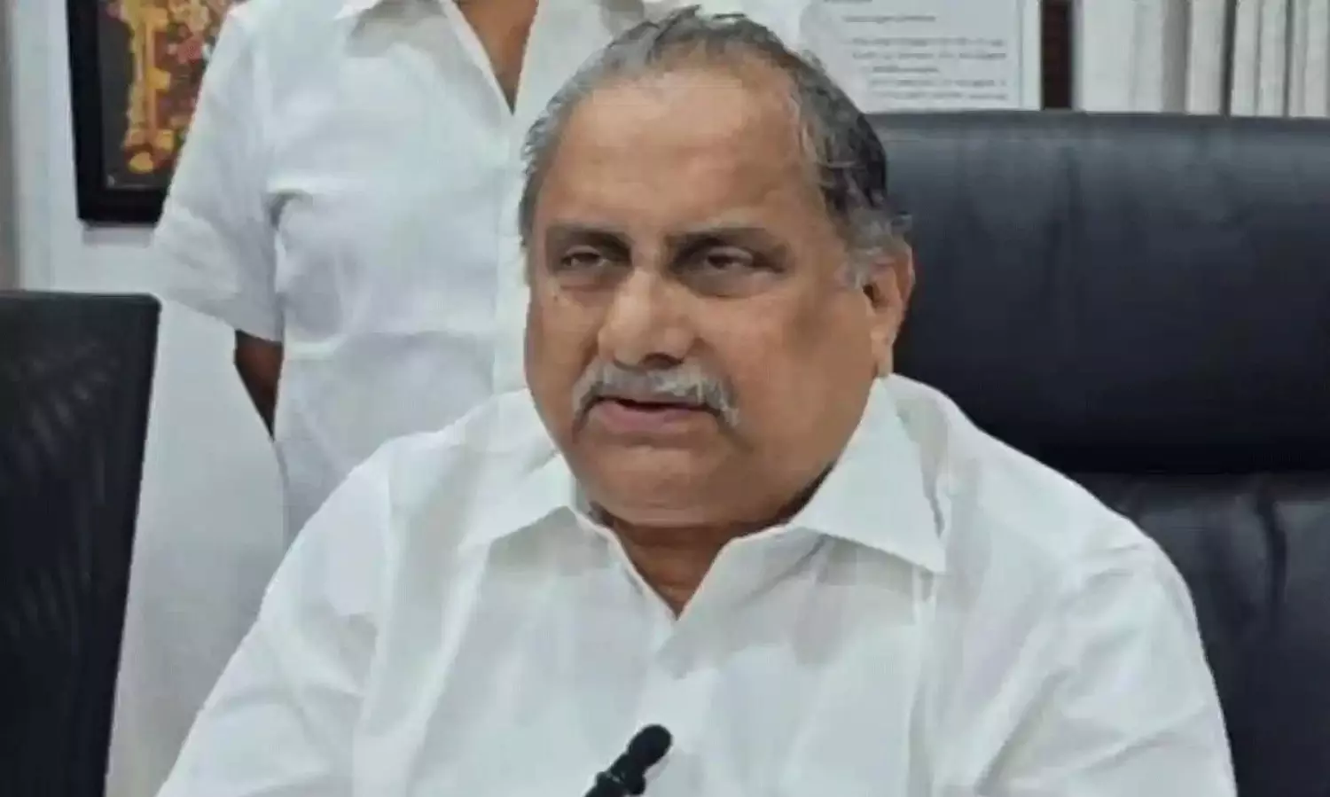 ముద్రగడకు తీవ్ర అస్వస్థత.. కుమారుడి రిక్వస్ట్ ఇదే! ముద్రగడకు తీవ్ర అస్వస్థత.. కుమారుడి రిక్వస్ట్ ఇదే!