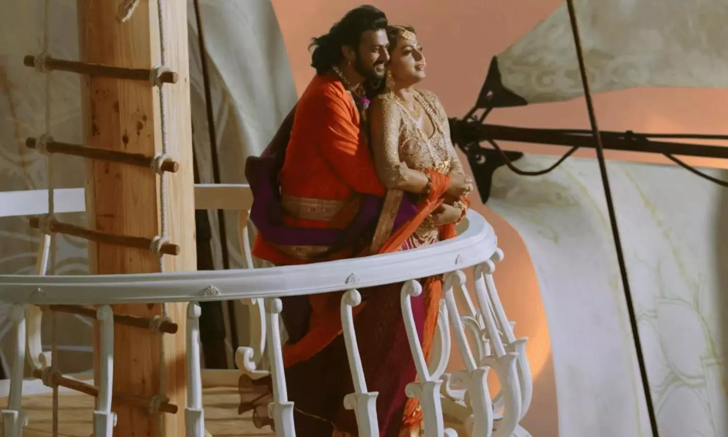 ప్రభాస్ CEO, అనుష్క HR.. క్రేజీ ట్వీట్ చూశారా? ప్రభాస్ CEO, అనుష్క HR.. క్రేజీ ట్వీట్ చూశారా?