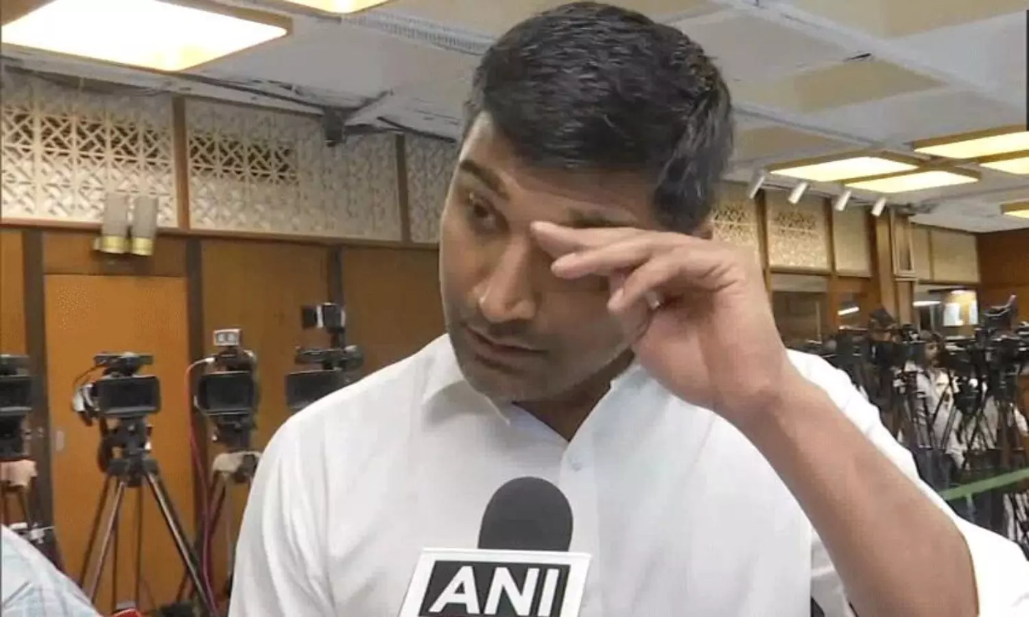 పార్లమెంట్ లో ఏపీ లిక్కర్ స్కాం ప్రకంపనలు ?