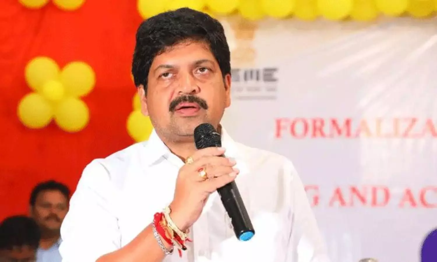 లిక్కర్ కేసుపై మంత్రి కొల్లు అతిపెద్ద తిమింగలం వ్యాఖ్యల సంచలనం! లిక్కర్ కేసుపై మంత్రి కొల్లు అతిపెద్ద తిమింగలం వ్యాఖ్యల సంచలనం!