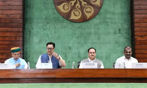 ఒక్కటైన  ఎన్డీయే ఇండియా కూటమి...మ్యాటర్ సీరియస్ !