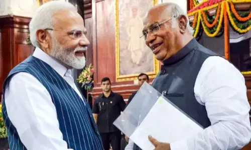 మోడీ లేటెస్ట్ విదేశీ టూర్...ఖర్గే కామెంట్స్ వైరల్