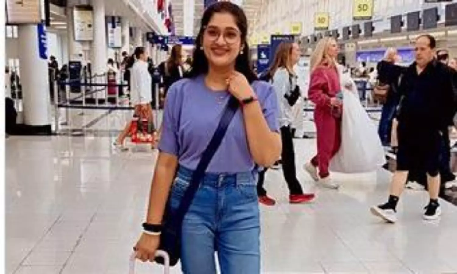 ఈ వ‌య‌సులోనూ ఇంతందమా..!