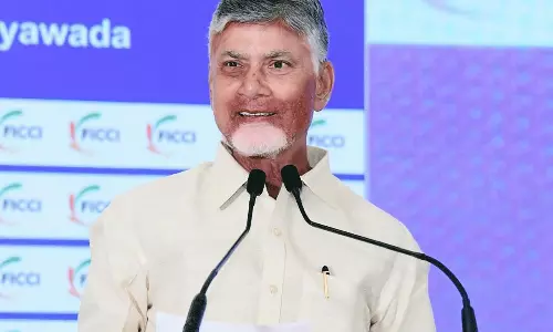 బాబుకు వీరు క‌నిపించ‌ట్లేదా.. లేక వ‌దిలేశారా ..!