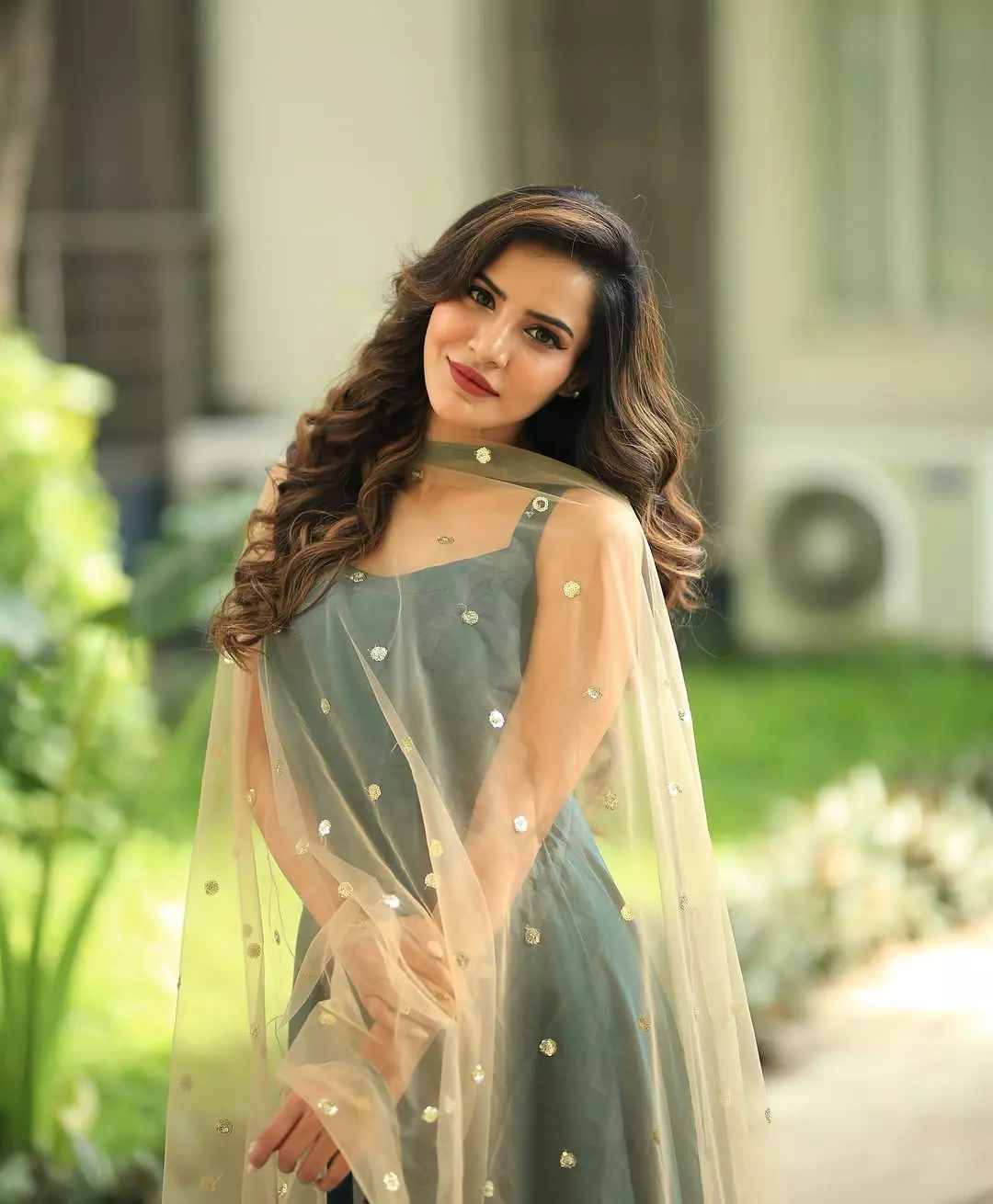 Ashu Reddy Stuns in a Simple Yet Elegant Green Dress Look