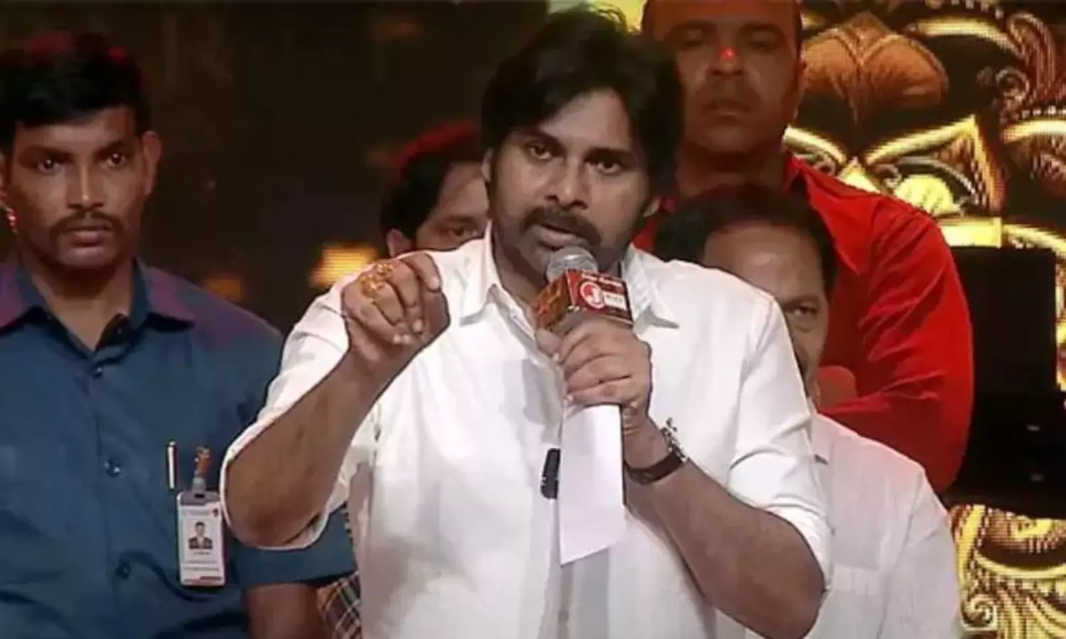 ఆమెను చూసి సిగ్గు తెచ్చుకున్నాను: పవన్ కళ్యాన్