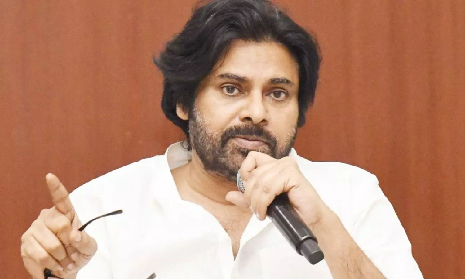 పవన్ కళ్యాణ్‌ను అలా టార్గెట్ చేస్తే.. ఇక చర్యలు తప్పవు!