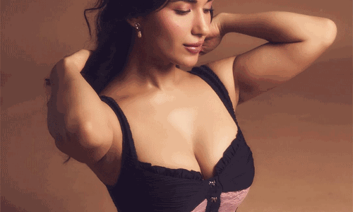 Poetry in Pose – Ruhani’s Radiance