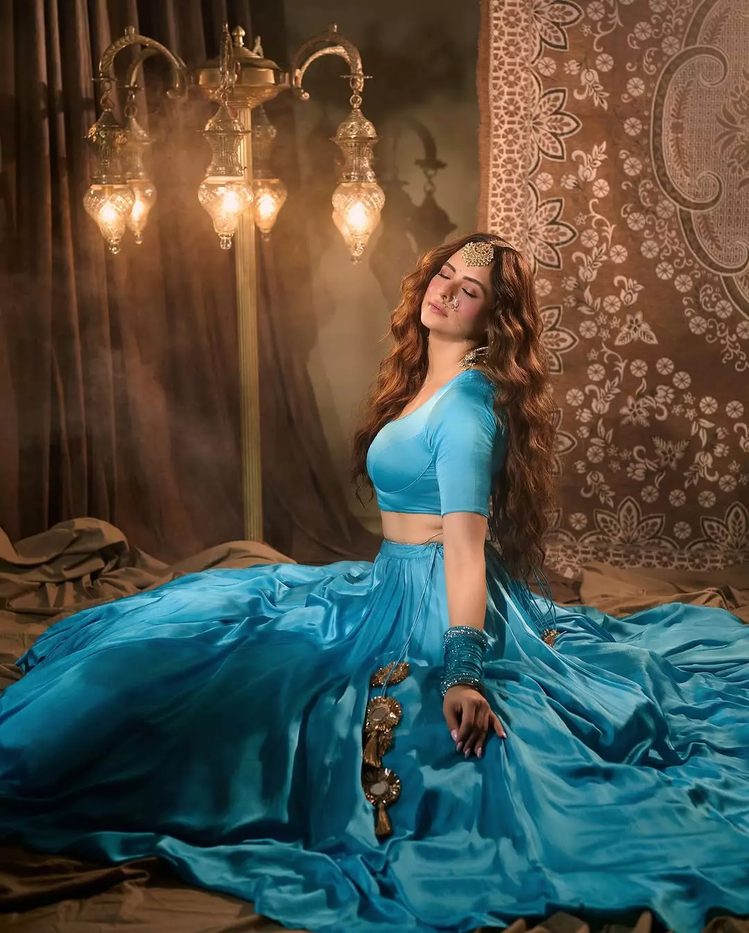 Aamna Sharif’s Turquoise Blue Look Leaves Fans in Awe Aamna Sharif’s Turquoise Blue Look Leaves Fans in Awe