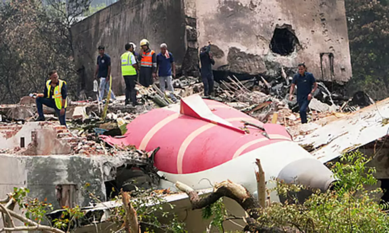 దారుణం... విమాన ప్రమాద  బాధితుల కుటుంబాలకు మరో సమస్య!