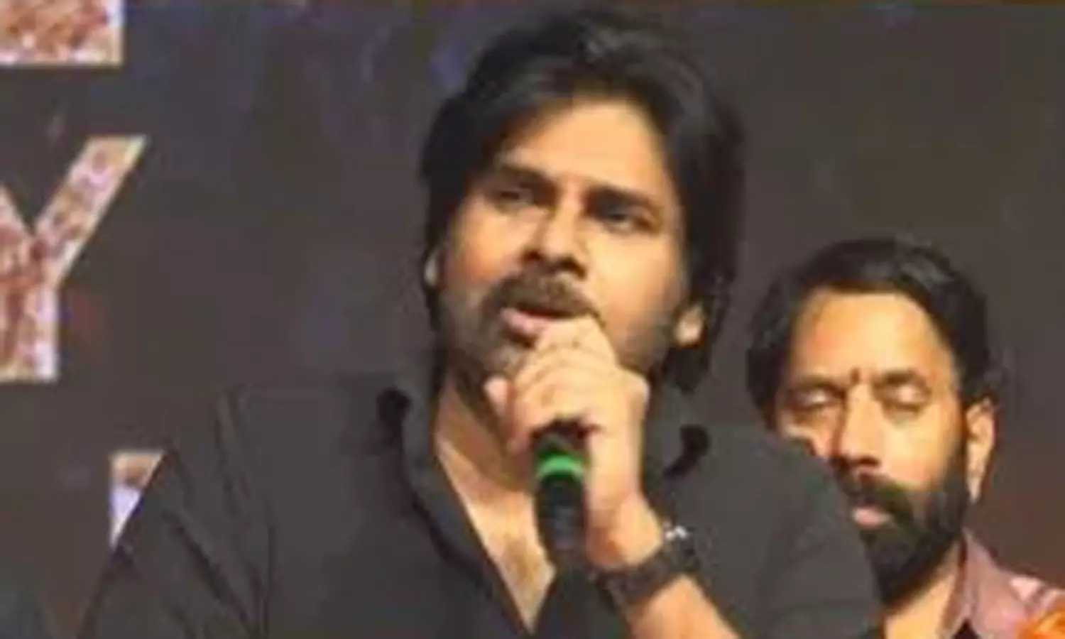 విశాఖపట్నం నేల నుంచి కోరుతున్నా : పవన్ కళ్యాణ్ విశాఖపట్నం నేల నుంచి కోరుతున్నా : పవన్ కళ్యాణ్