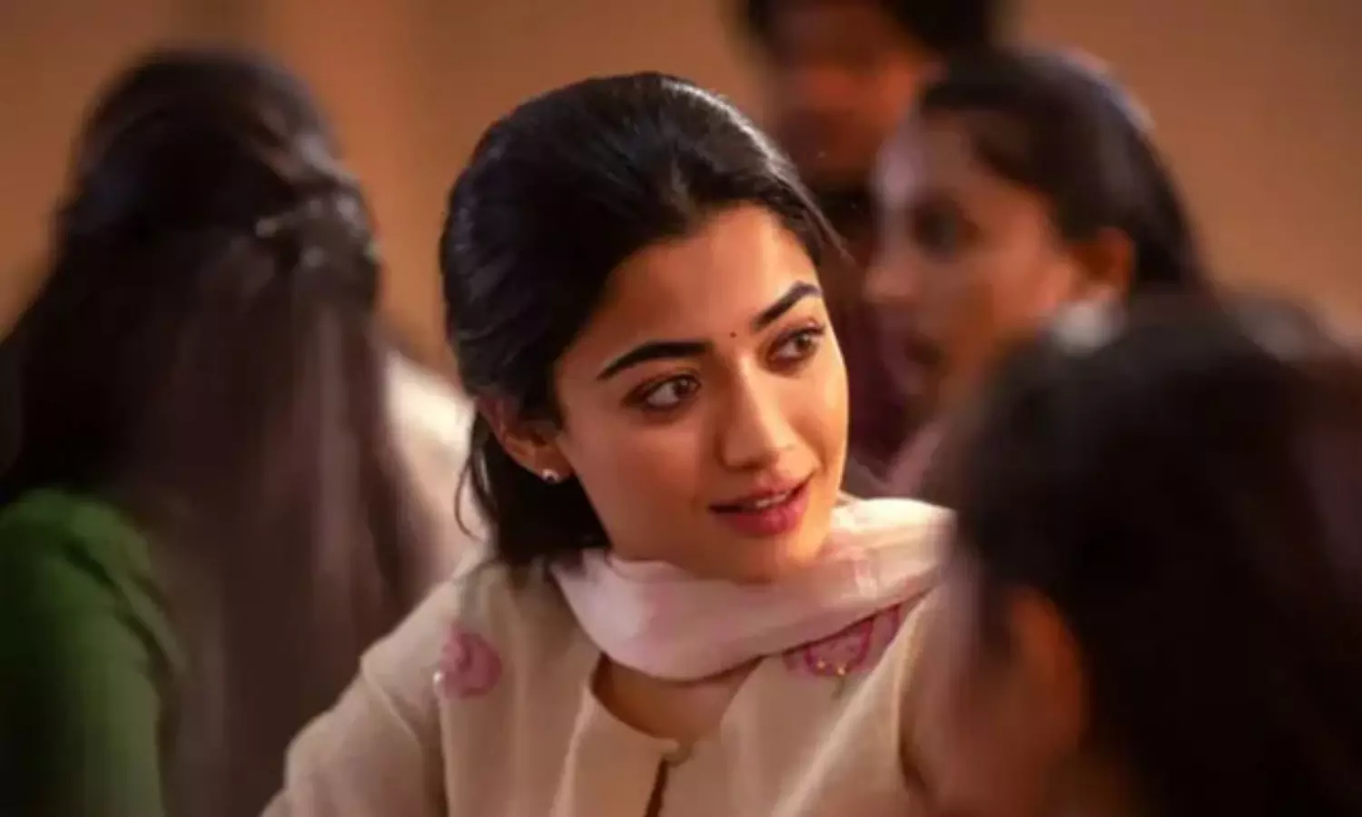 అనుష్క‌కు పోటీగా ర‌ష్మిక దిగుతోందా?