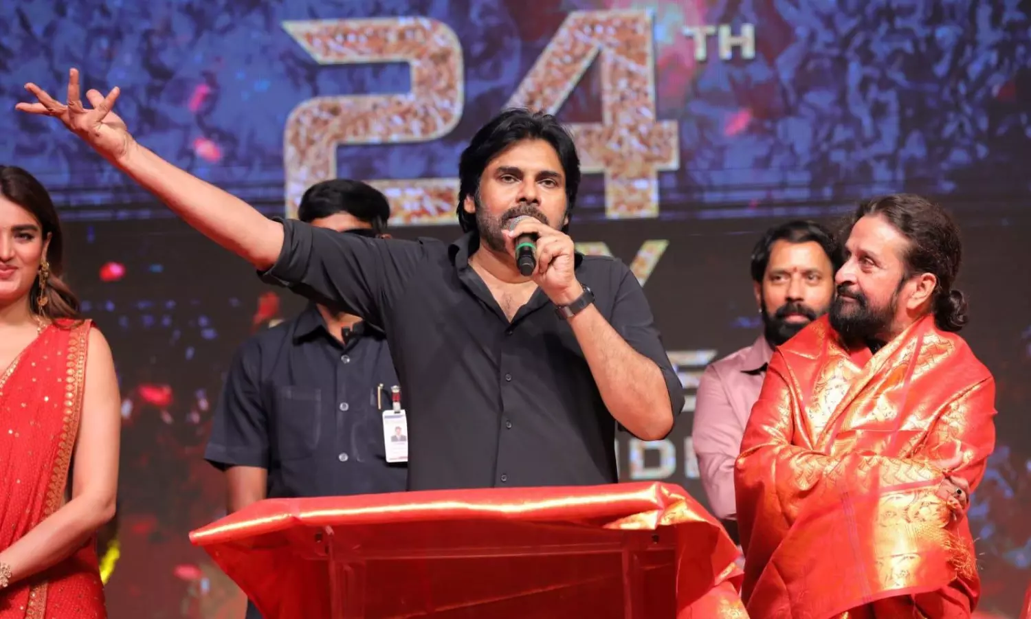 బాబోయ్.. పవర్ స్టార్ ఫుల్ టైం డ్యూటీ చేస్తే..?