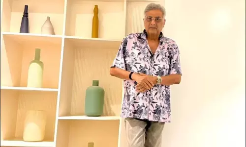 పండ్ల రసాలతో 25 కేజీలు తగ్గిన సినీ నిర్మాత పండ్ల రసాలతో 25 కేజీలు తగ్గిన సినీ నిర్మాత