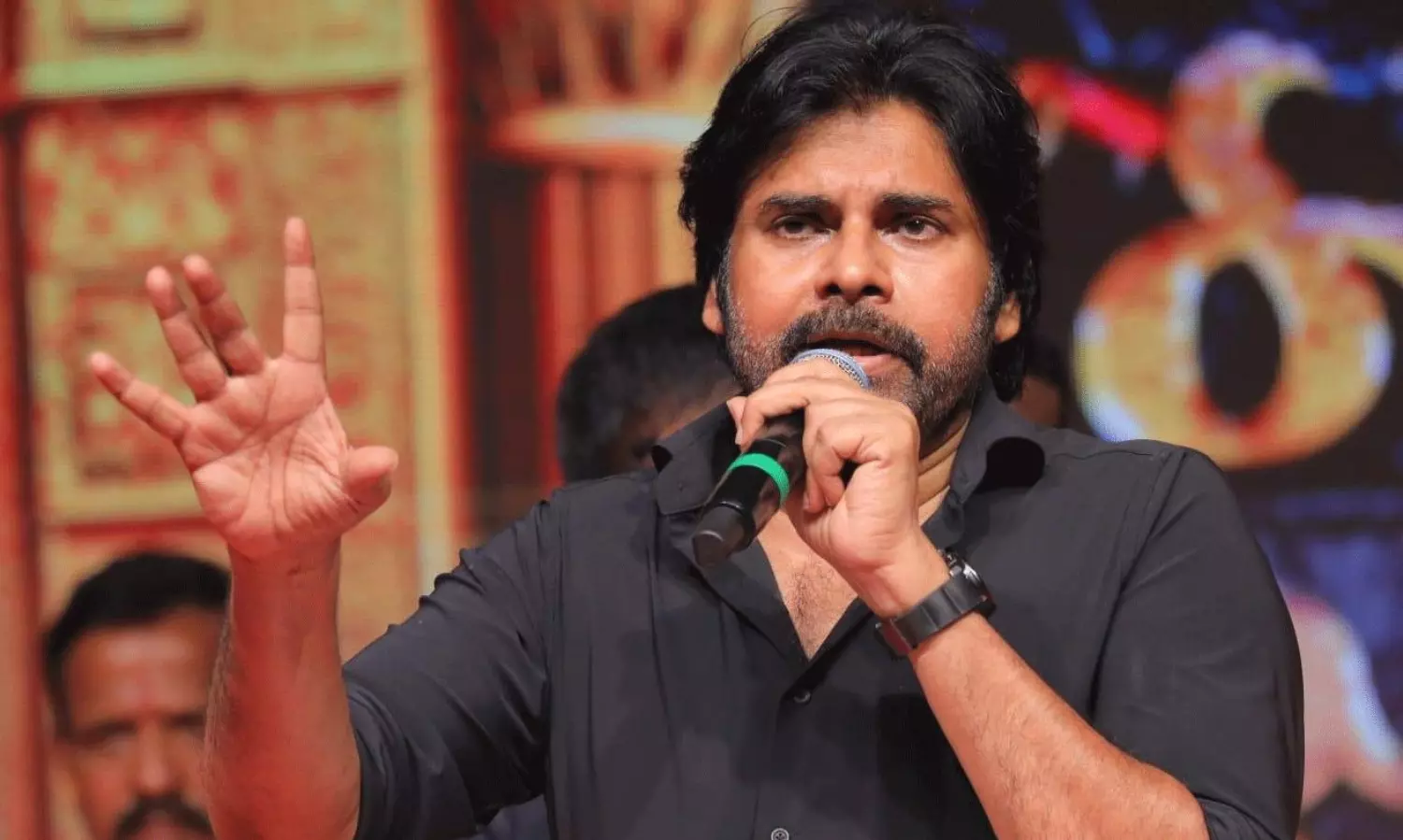 ఆర్ కే రోజాకు కర్ర కాల్చినట్లుగా కౌంటర్ వేసిన పవన్ కల్యాణ్