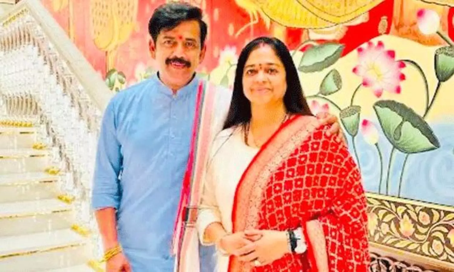 బెడ్ మీద భార్య కాళ్లకు భ‌ర్త న‌మ‌స్కారం!