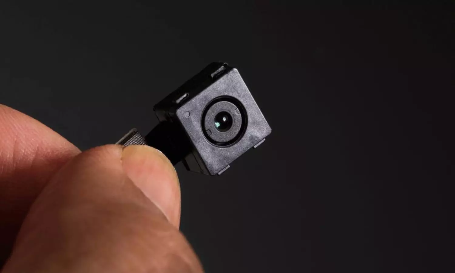 బాత్ రూమ్ లో స్పై కెమెరా... భార్యకు భర్త వేధింపులు!