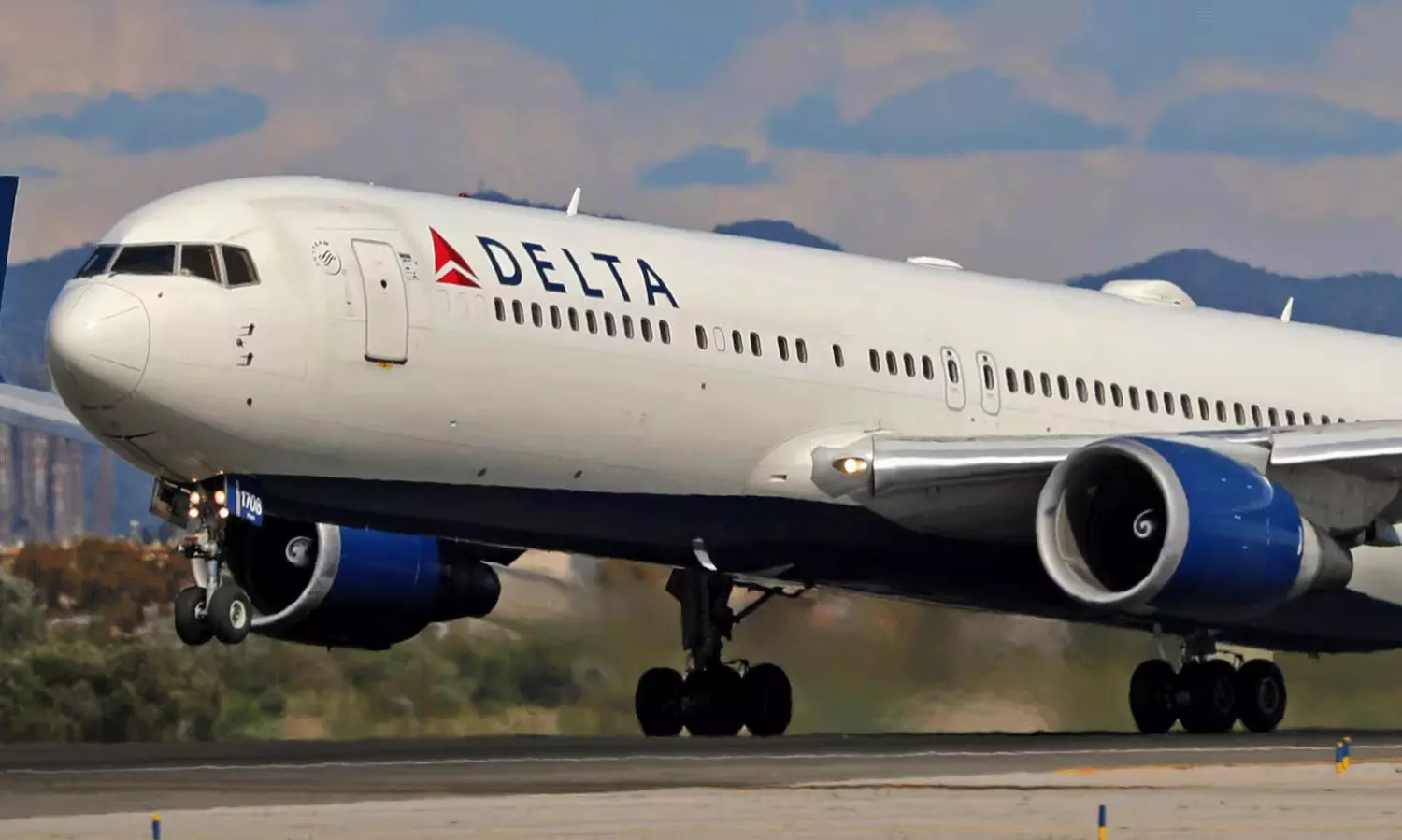 198 మందితో విమానం సిద్ధం...  తాగి దొరికేసిన మహిళా పైలెట్!