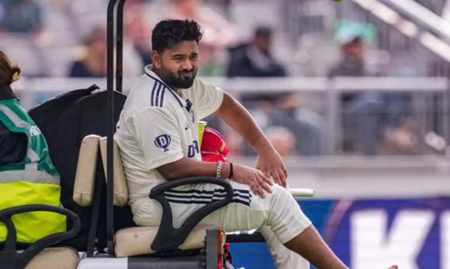 టీమ్ ఇండియాకు బిగ్ షాక్.. టెస్టు సిరీస్ నుంచి కీలక ప్లేయర్ ఔట్ టీమ్ ఇండియాకు బిగ్ షాక్.. టెస్టు సిరీస్ నుంచి కీలక ప్లేయర్ ఔట్