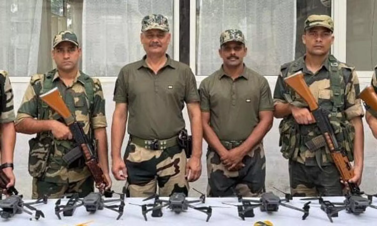 బ్రేకింగ్... 6 పాకిస్థాన్ డ్రోన్లను కూల్చేసిన భారత్!