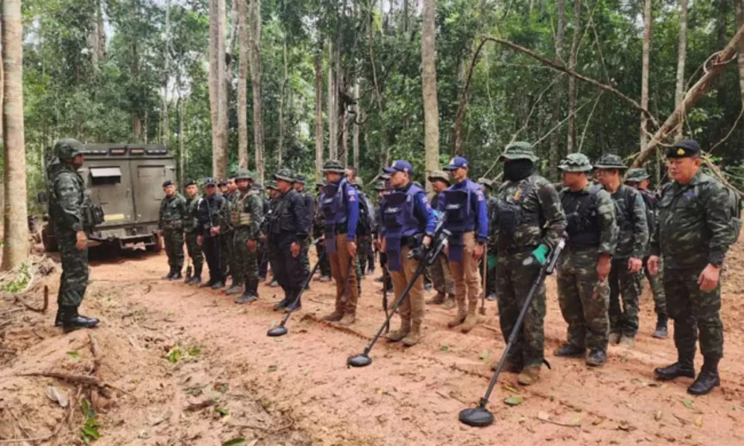 శివాలయం కోసం యుద్ధం... థాయ్ - కాంబోడియా వివాదం తెలుసా?