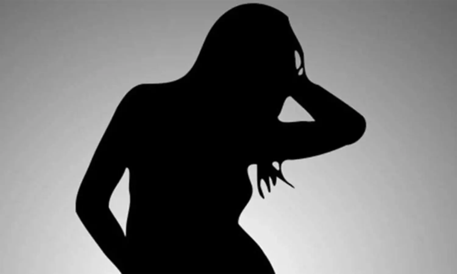 హీరోయిన్ మాత్రం పోరాటం చేయాల్సిందే!