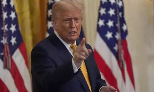 భారతీయులకు ఉద్యోగాలు ఇవ్వొద్దు.. ట్రంప్ మరో బాంబు