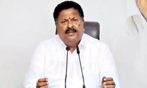 ఎన్నో సినిమాలు రిలీజ్  అవుతున్నాయి కానీ.. జనసైనికులపై మాజీ మంత్రి ఫైర్!