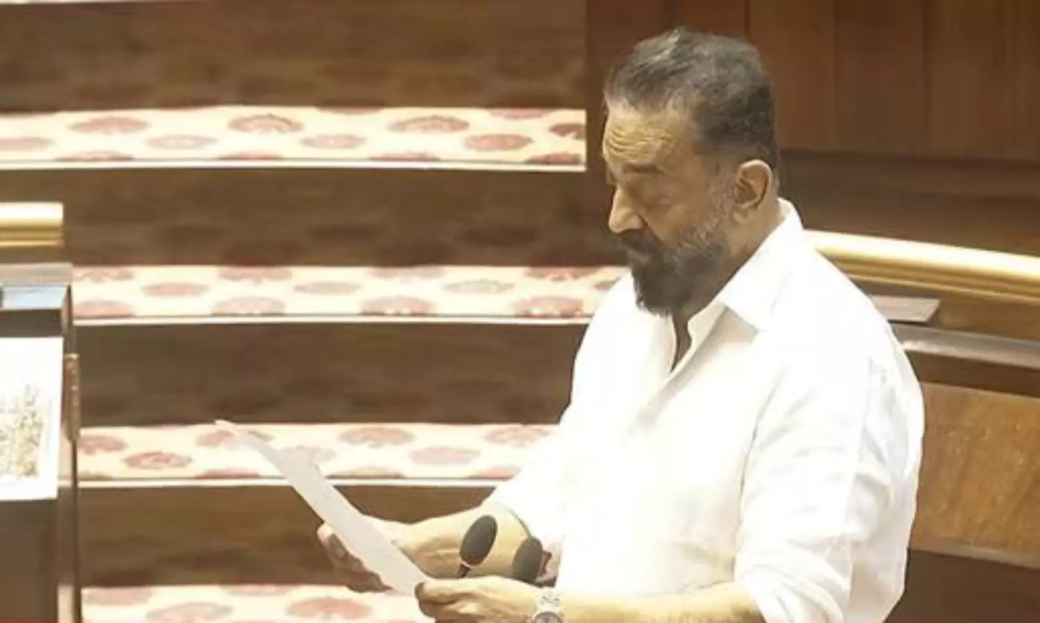 డీఎంకేతో ప్రయాణం.. తమిళంలో ప్రమాణం.. ఎట్టకేలకు సాధించిన కమల హాసన్