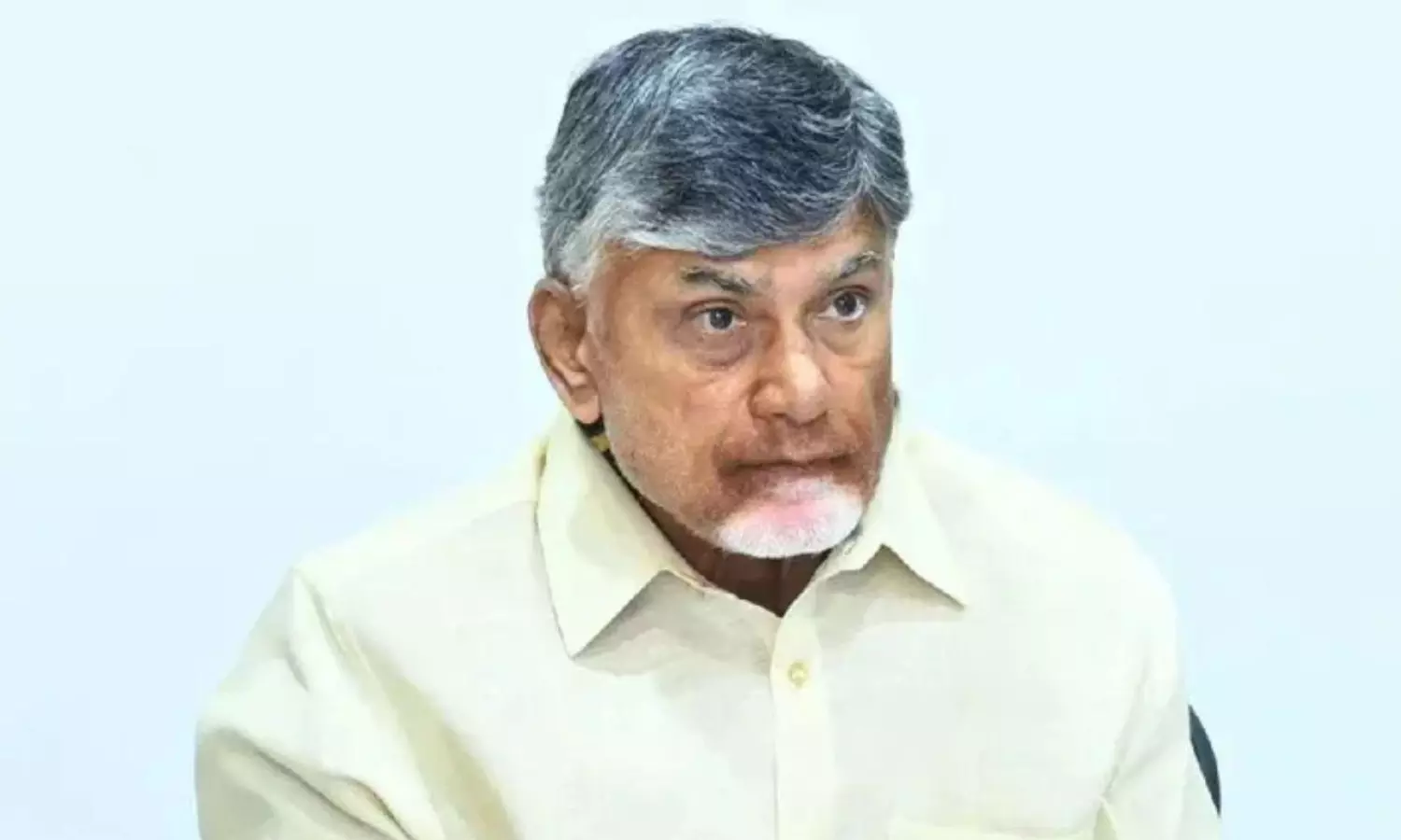 మ‌నోళ్లే అయినా.. చంద్ర‌బాబుకు ఇబ్బందే ..!