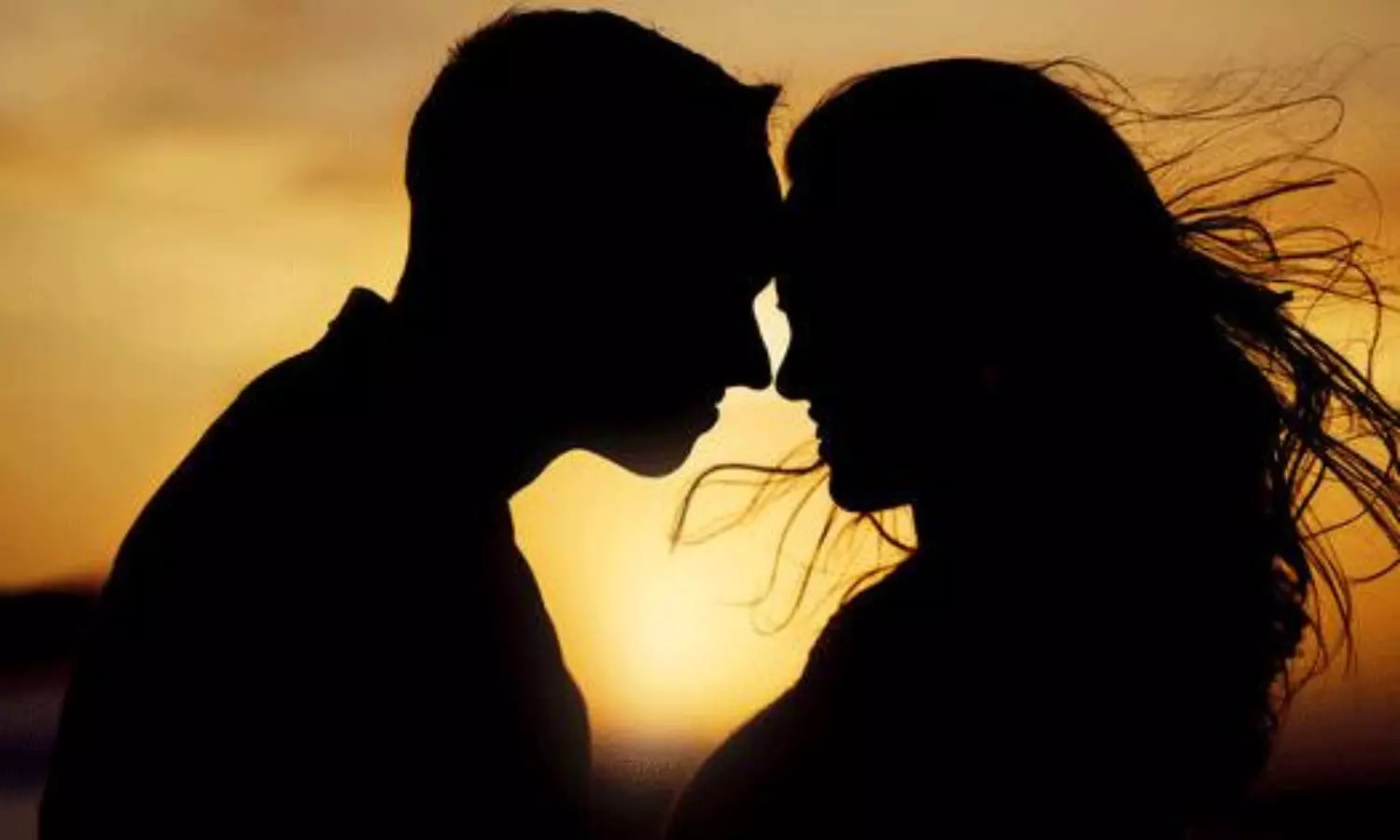 Actress Visits Hero Even After Film Wrap – Dating Buzz Intensifies