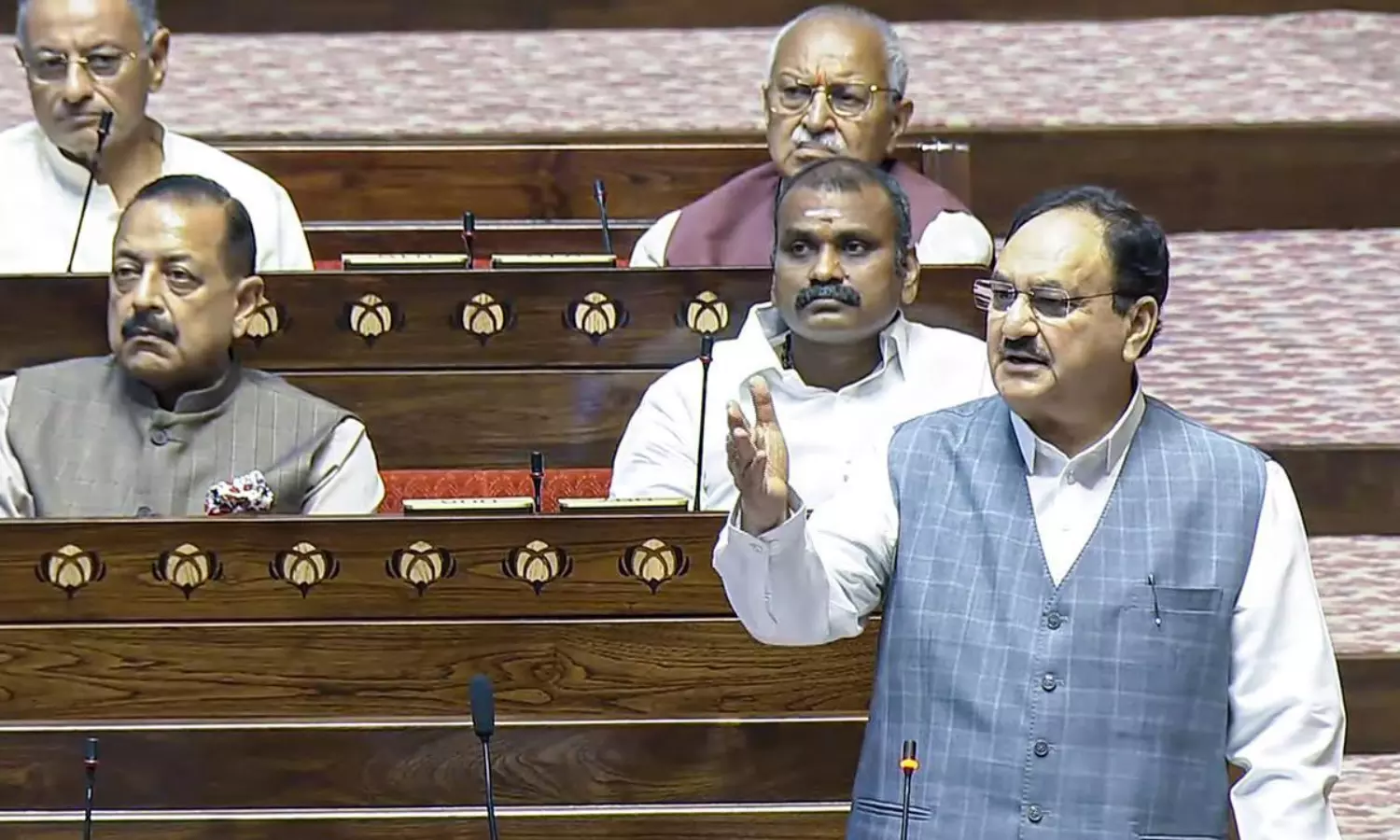 ఆకస్మిక మరణాలకు కోవిడ్ టీకా కారణమా..? కేంద్ర ప్రభుత్వం ఏం చెప్పిందంటే..