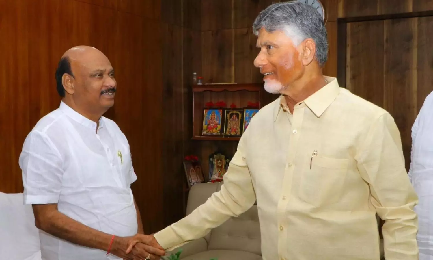 మంత్రివర్గంలోకి అయ్యన్న...బాబు ఓకేనా ? మంత్రివర్గంలోకి అయ్యన్న...బాబు ఓకేనా ?