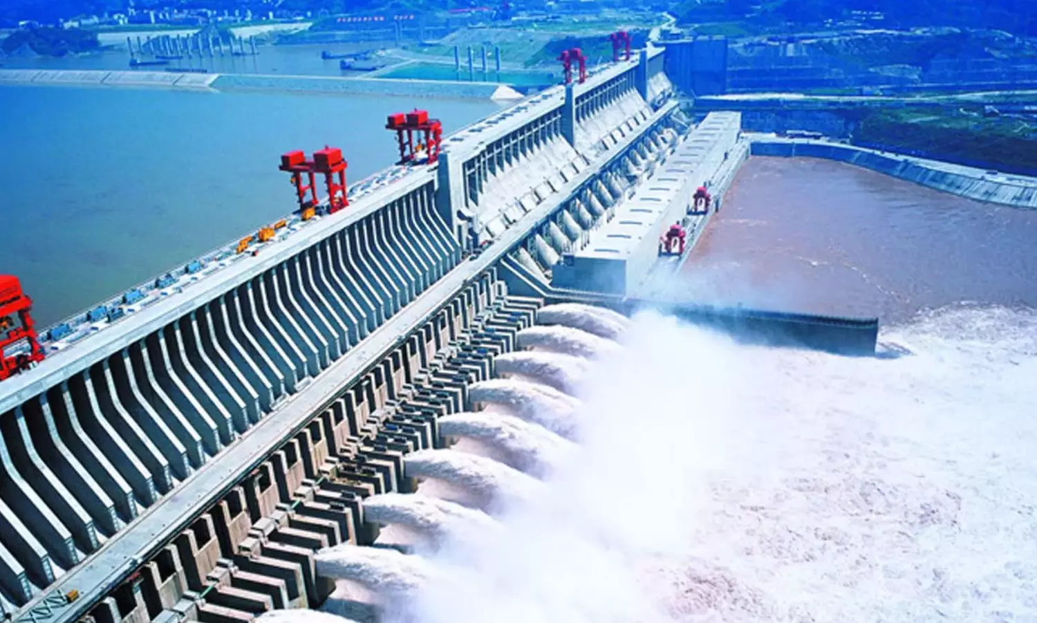 చైనా జల దురాక్రమణ: బ్రహ్మపుత్రపై భారత్కు పెను ప్రమాదం చైనా జల దురాక్రమణ: బ్రహ్మపుత్రపై భారత్కు పెను ప్రమాదం