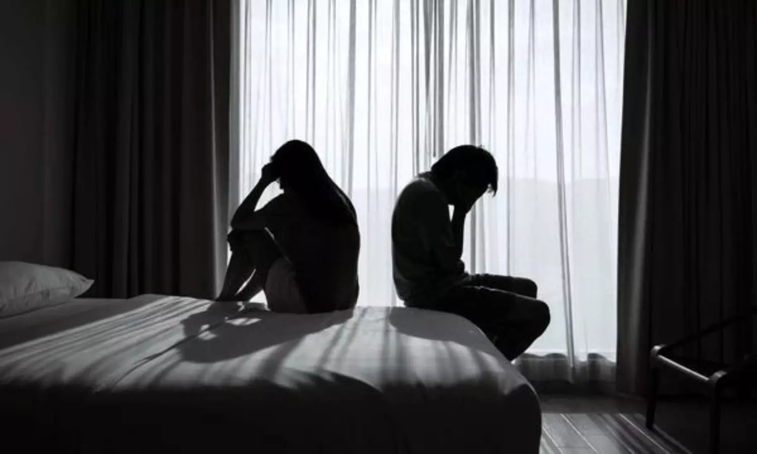 శృంగారంలో సుఖపెట్టడం లేదని భర్తను చంపేసింది శృంగారంలో సుఖపెట్టడం లేదని భర్తను చంపేసింది