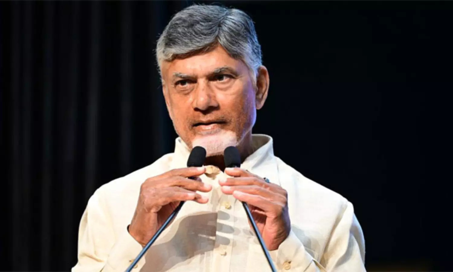 సింగపూర్ లో యమ బిజీగా చంద్రబాబు టూర్.. ఐదు రోజులు ఏం చేయనున్నారంటే.. సింగపూర్ లో యమ బిజీగా చంద్రబాబు టూర్.. ఐదు రోజులు ఏం చేయనున్నారంటే..