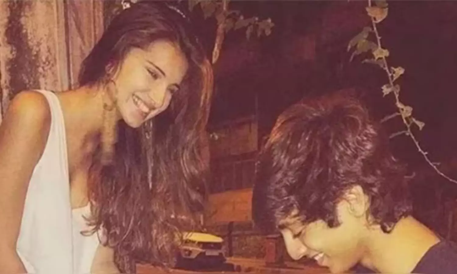 డేటింగుల్లో స్పీడున్నోడు సైయారా కుర్రాడు