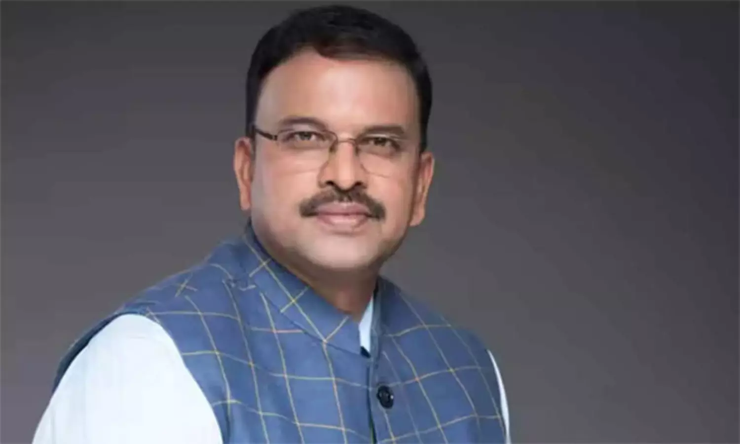 పవన్ ని జనసేనను ఎందుకు జేడీ వదిలేశారు ?