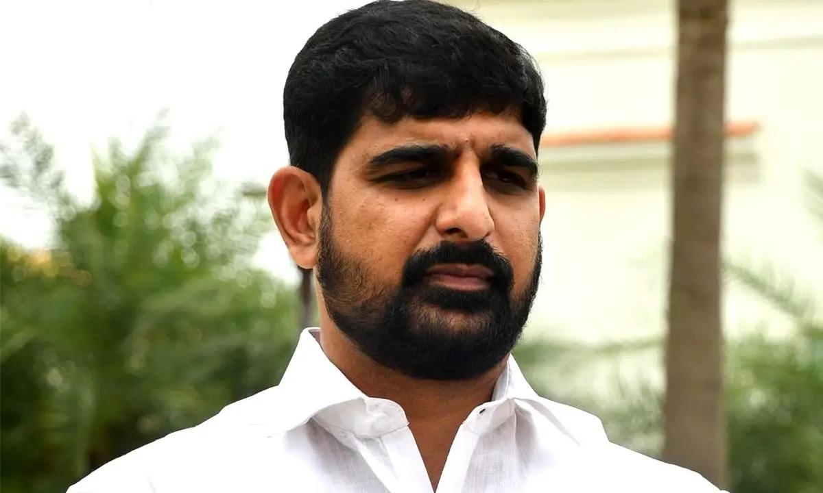Kaurin Reddy నోరు ఉంది కదా అని మాట్లాడితే అంతే.. పాడి కౌశిక్ రెడ్డికి ఊహించని షాక్ ...