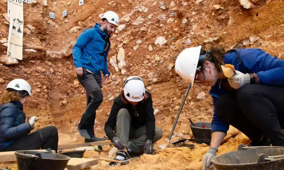 పిల్లల్ని నరికి చంపి తీనేసేవారట... స్పెయిన్ శాస్త్రవేత్తల షాకింగ్ కామెంట్స్!