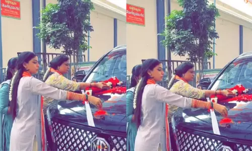 కోర్ట్ బ్యూటీ.. టాప్ గేర్ వేసేలా..!