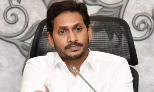 సడెన్ గా జగన్ ఢిల్లీ టూర్...మ్యాటర్ సీరియస్ ?