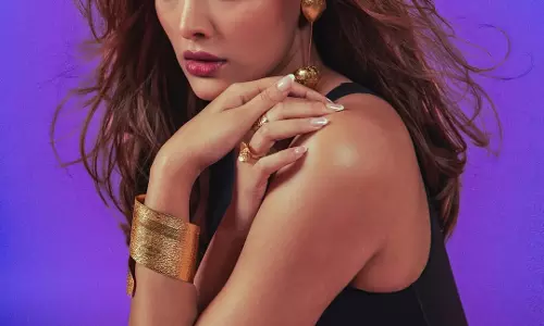 Saiee’s Fashion Choices Are a Total Heart-Throb