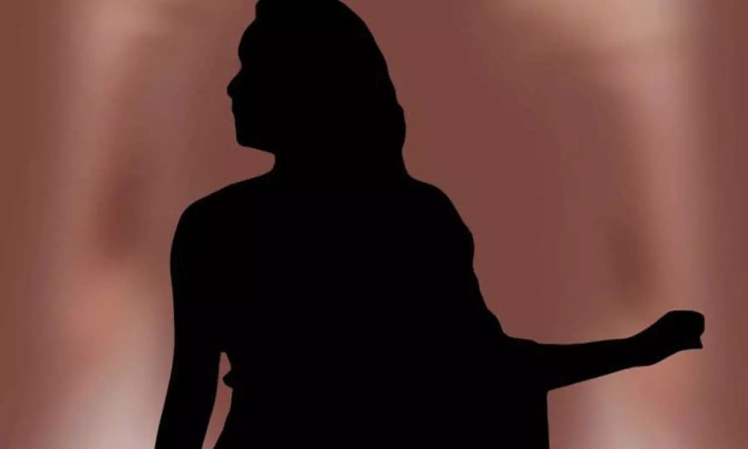 మ‌ట‌న్ పై దాడి చేసిన హాట్ బ్యూటీ!