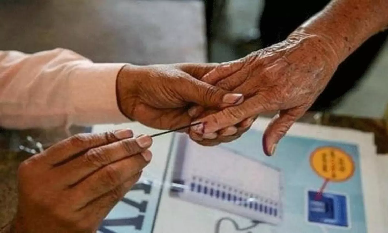 గ్రేటర్ లో మూడు నియోజకవర్గాలకు ఉప ఎన్నికలు? గ్రేటర్ లో మూడు నియోజకవర్గాలకు ఉప ఎన్నికలు?